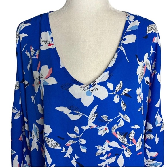 Prescott New York Blue Floral V-Neck Tunic Blouse – Size 14 – Bell Sleeves - Picture 2 of 11